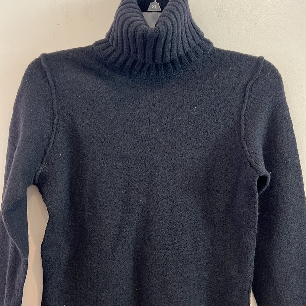 Banana Republic Extra Fine Italian Merino Black Sweater Size L - Picture 3 of 4